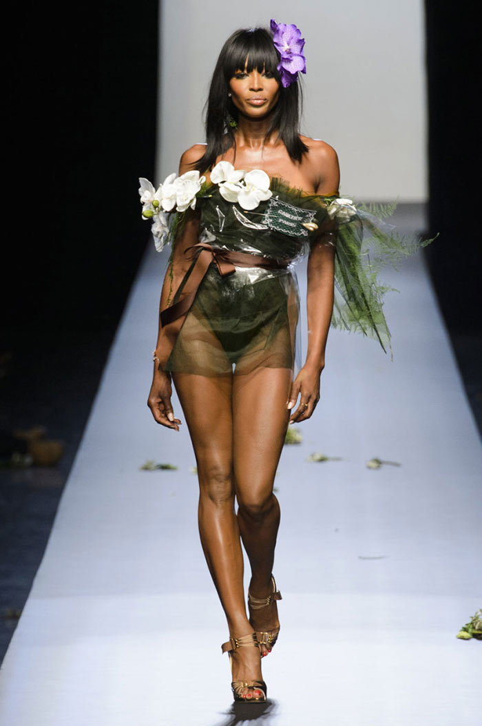 Naomi Campbell walking the runway at the Jean-Paul-Gaultier-SS-2015-show.